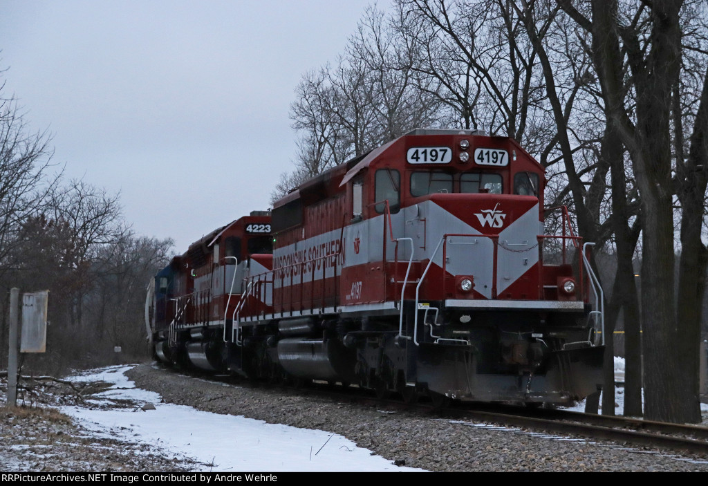 WAMX 4197 on an eastbound grain train that tied down here last night